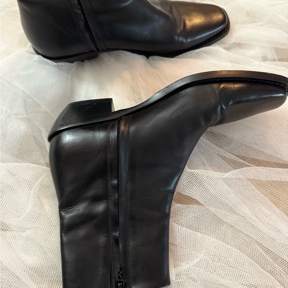 Sleek Black Leather Ankle Boots KHAITE
Wooster Calfskin Ankle Boots size 37 almo - Picture 7 of 8